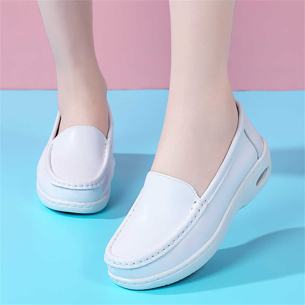 Scarpe con tacco grosso con su - Sewing Industry recensione e prezzo