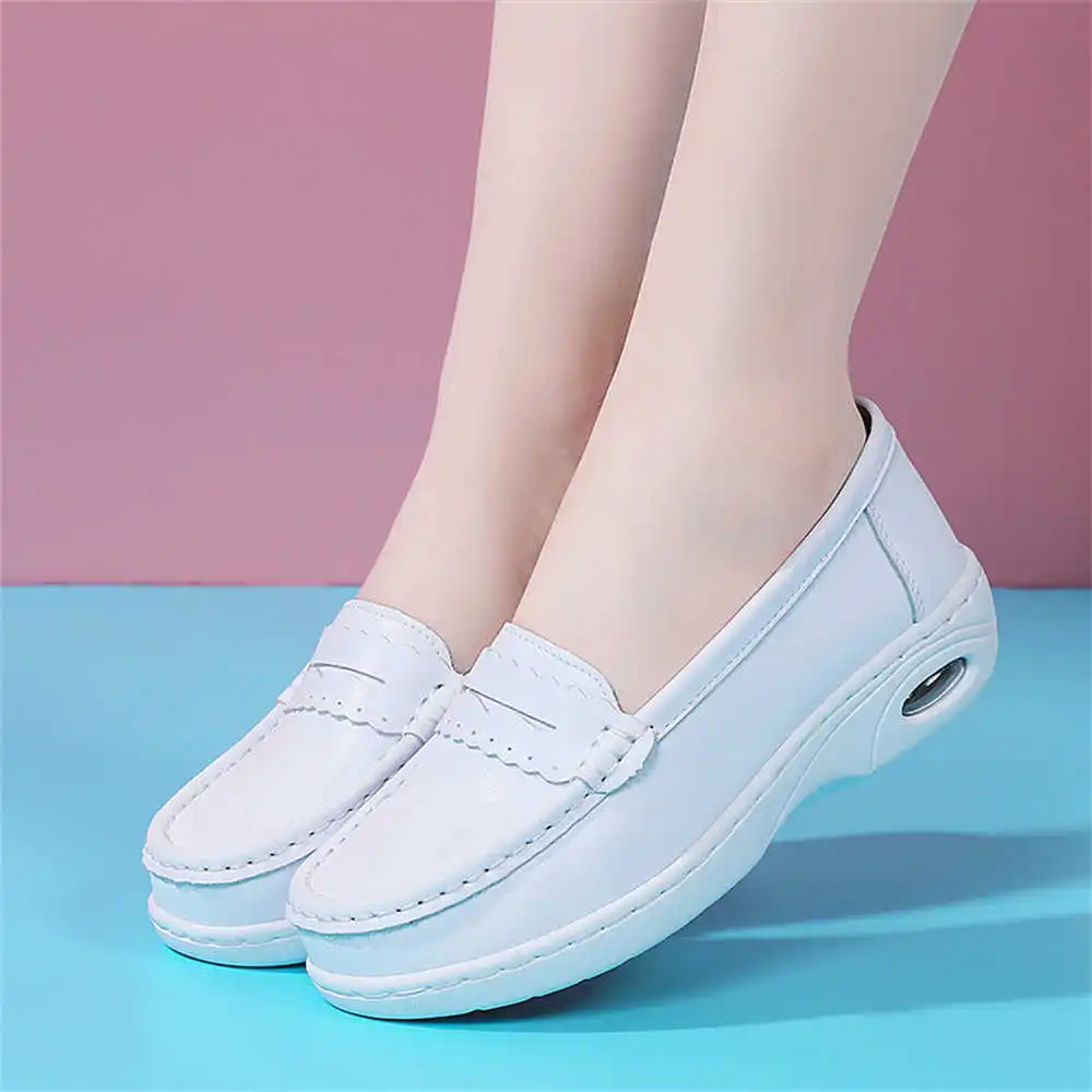 Scarpe con tacco grosso con su - Sewing Industry recensione e prezzo