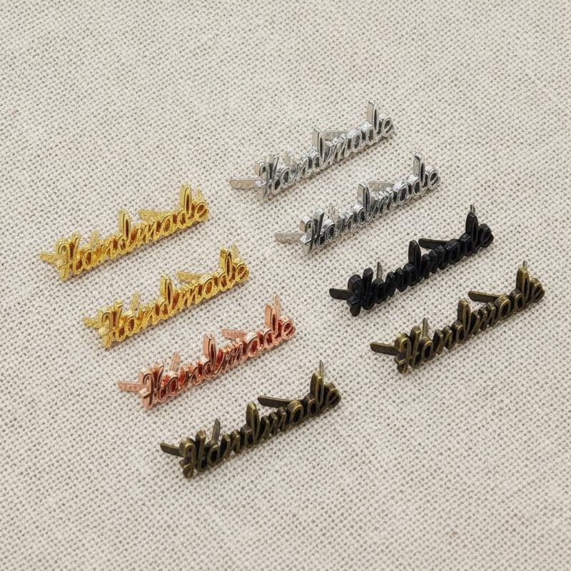 10 Etichette Metalliche Artigi - Sewing Labels recensione e prezzo
